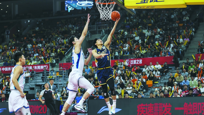 爱游戏体育（官网） APP下载直播的CBA篮球比赛精彩画面